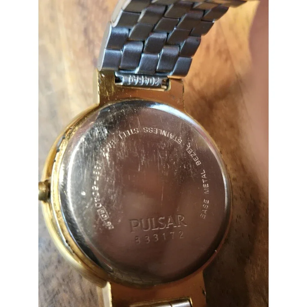 Vintage Pulsar V337-6040 Mens Wristwatch Red Cabochon Stem Gold Link Bracelet
